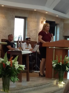 הטקס הרשמי לקבלת הרבה חן בן אור צפוני נערך ביום שישי 1/09/2017 בנוכחות כל חברי הקהילה ומכובדים שהתאספו לברך.